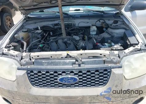 2005 Ford Escape Xlt from USA, damaged, VIN 1FMYU93115KD10570